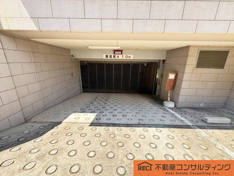グラン・フェルティ東灘住吉川の駐車場