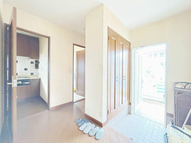 富士市中野台１丁目の中古一戸建|１階ろうか