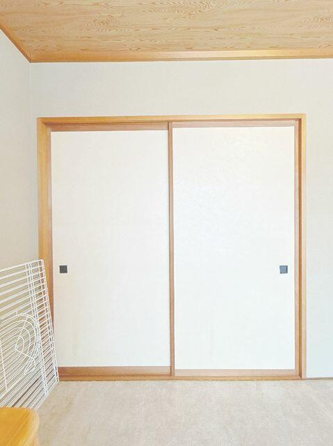 富士市中野台１丁目の中古一戸建|２階和室６帖　収納
