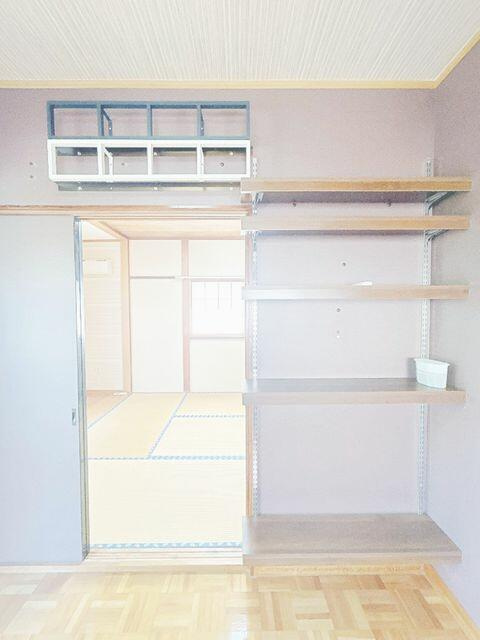 富士宮市宮原の中古一戸建|２階洋室　収納棚