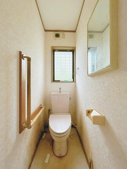 富士市鵜無ケ淵の中古一戸建|１階トイレ