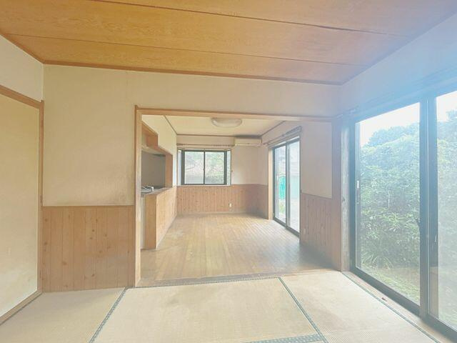 富士市鵜無ケ淵の中古一戸建|１階約１５帖リビング