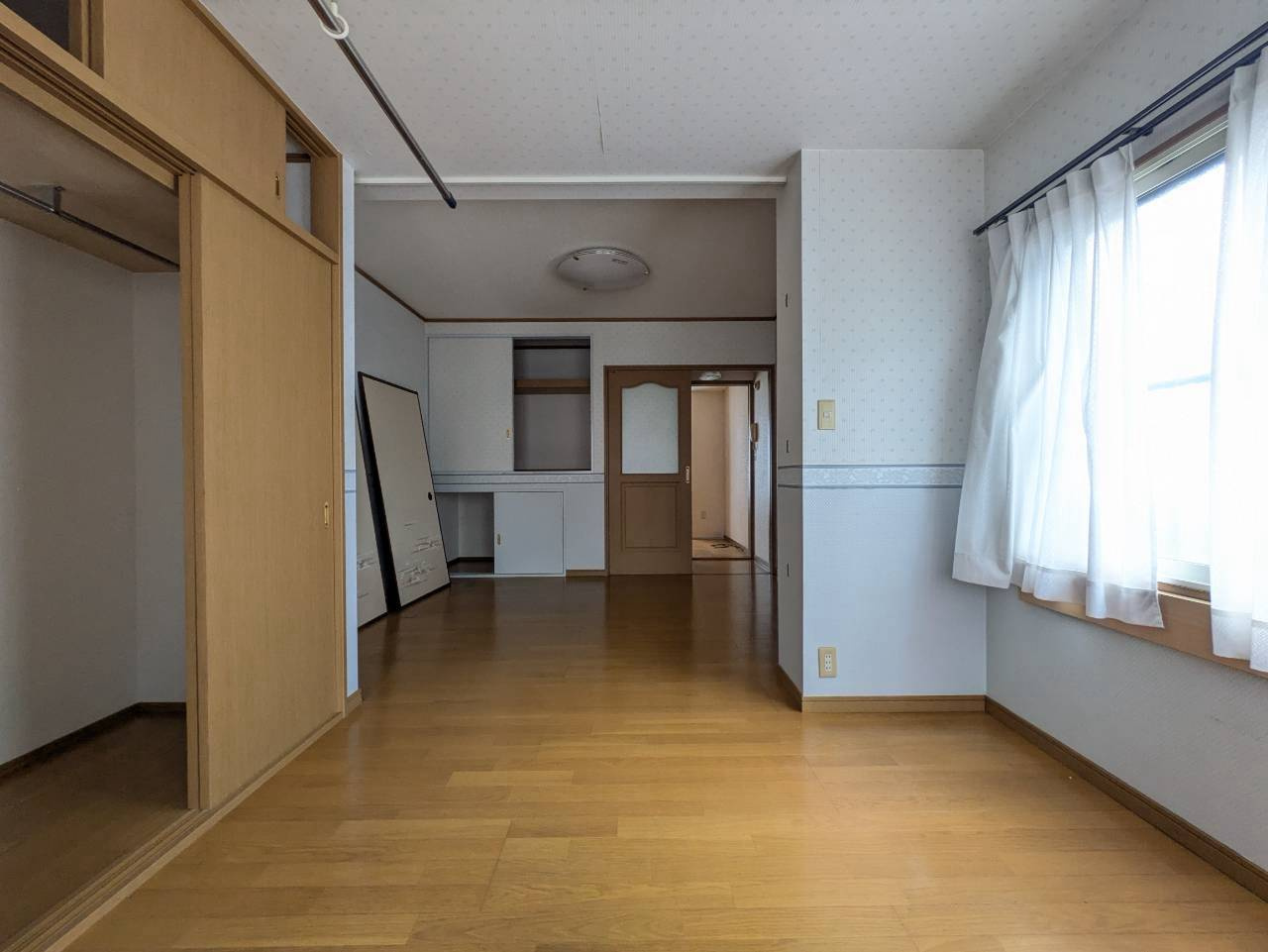 鎌倉1丁目テラスハウスの洋室