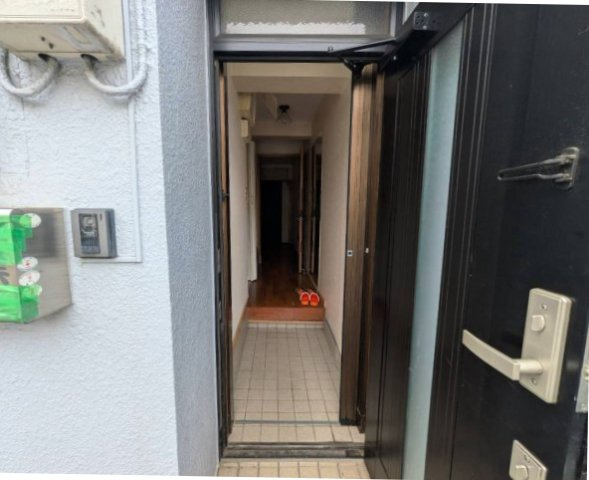 鎌倉1丁目テラスハウスの玄関