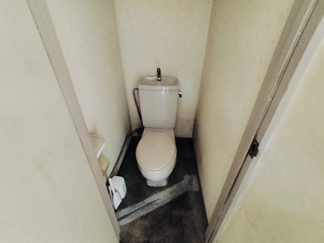 上田2丁目貸店舗のトイレ
