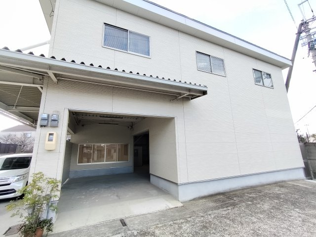岡3丁目倉庫の外観