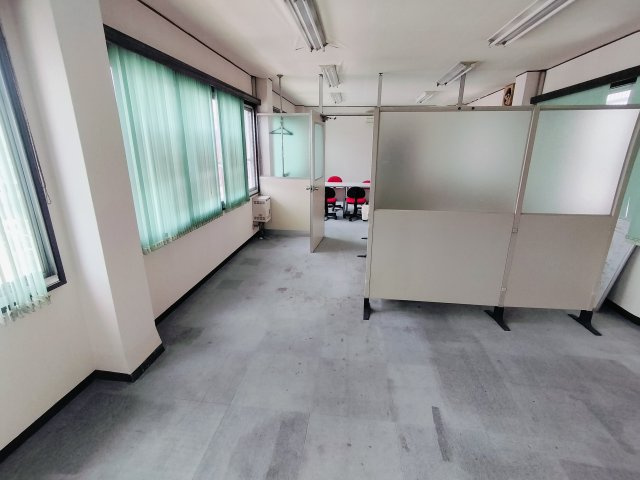 沢田ビル2階
