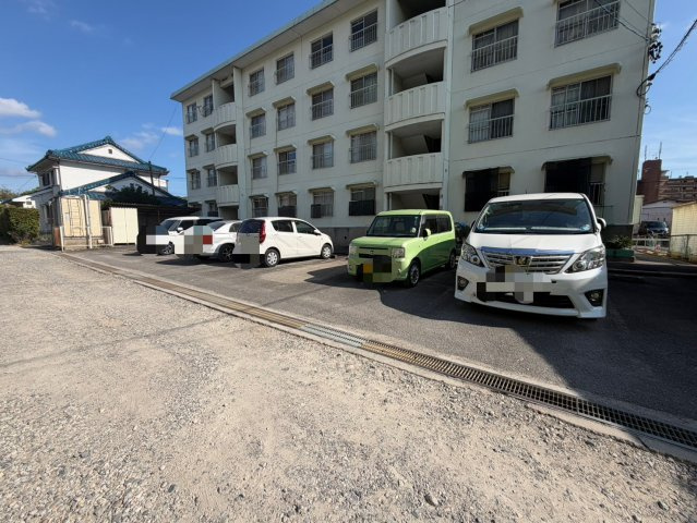 第二平野ハイツの駐車場
