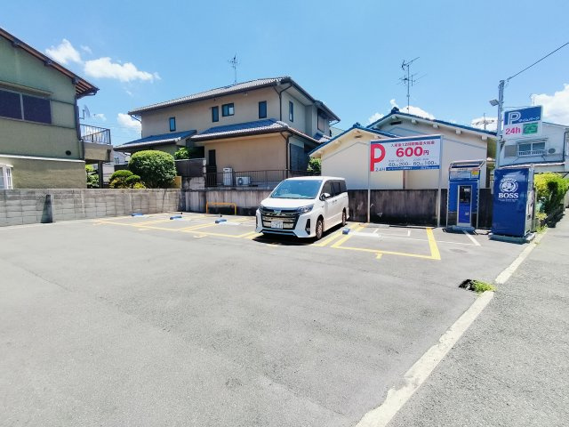 引野町2丁店舗付き貸家の駐車場|コインパーキング