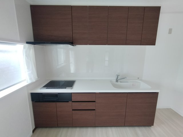 服部川戸建のキッチン