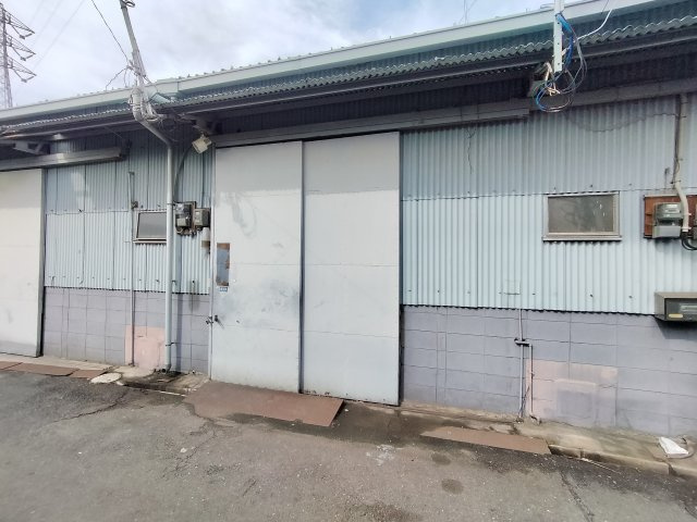 八尾高美町倉庫の外観