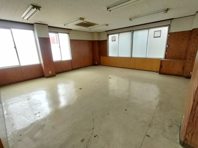 教興寺3丁目 中清店舗事務所 1棟貸しの内装|2階