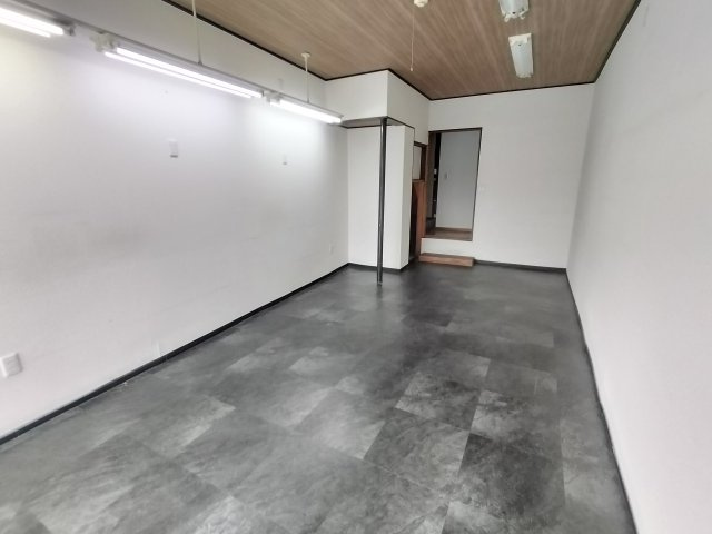 羽曳野市高鷲8丁目店舗事務所の内装