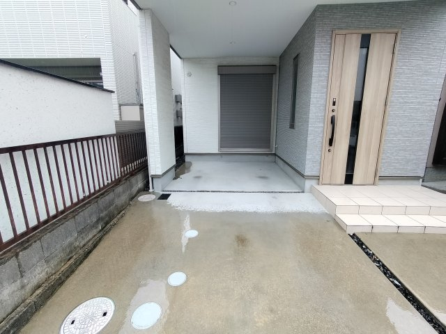 郡戸貸家 検査済書有りの駐車場