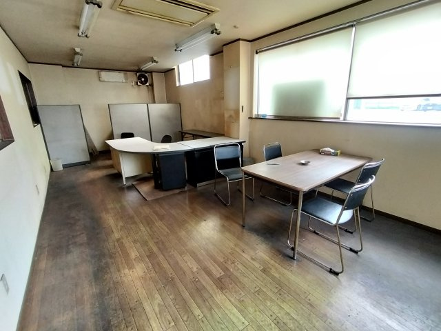 今井倉庫　1棟貸の内装