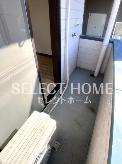 【バルコニー】 | メゾン石川A | 開放的で明るい空間を演出してくれるバルコニーです