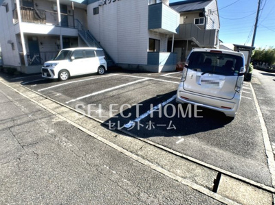 【駐車場】 | メゾン石川A | 車をお持ちの方に嬉しい駐車場付きの物件です