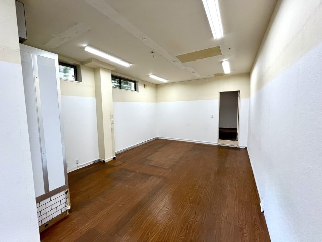 長吉六反3丁目店舗事務所の内装