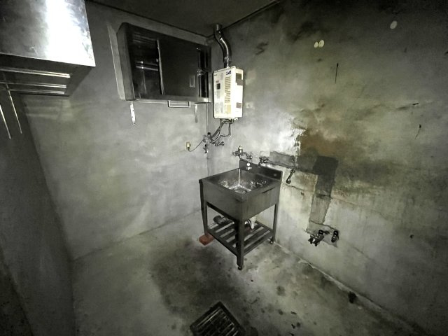 リーアルマンション東側店舗