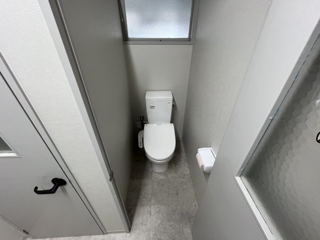 土師ノ里 KY DESIGN HOUSEのトイレ|共用トイレ
