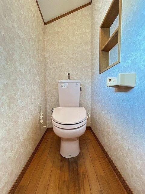 富士市原田の中古一戸建|２階トイレ