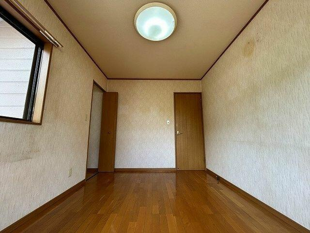 富士市原田の中古一戸建|２階北西側洋室　別角度
