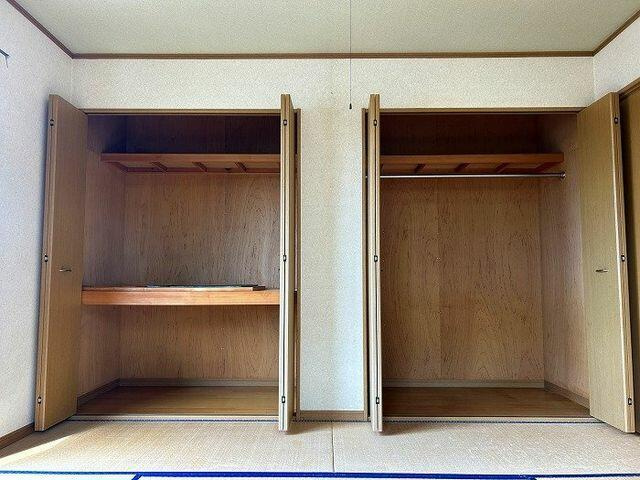 富士市原田の中古一戸建|２階和室　収納スペース