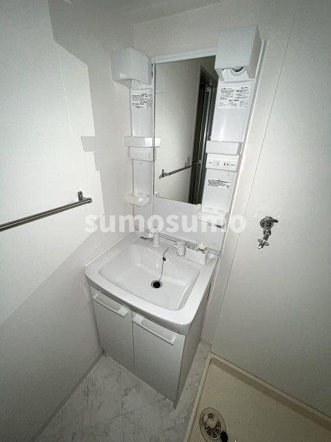 尼崎市上ノ島町３丁目の賃貸マンションの洗面所