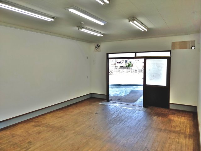 羽曳野市 堺大和高田線ロードサイド沿 駐車場2台付 店舗・事務所の内装