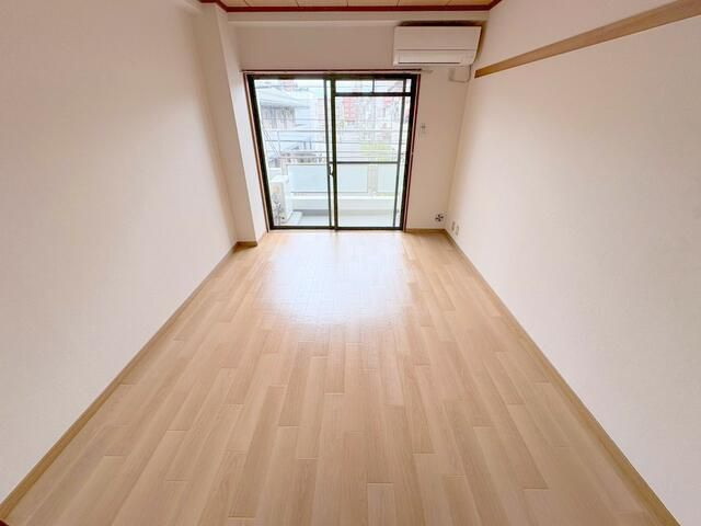 グランドール川秋の居間・リビング