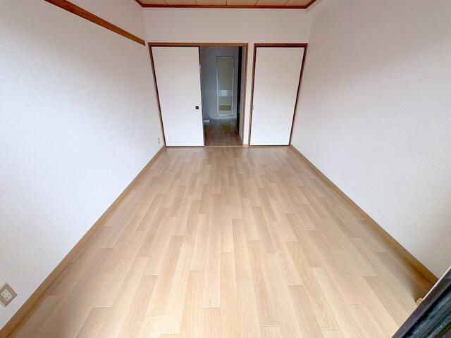 グランドール川秋の寝室