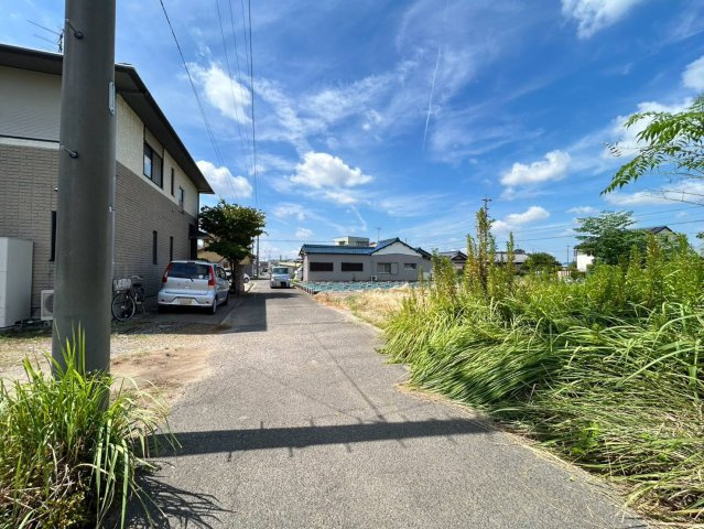 ハートフルタウン　江南市草井町南　全1区画分譲の前面道路含む現地写真|「現地（2026年8月22日）撮影」　
■前面道路　
■ヤマダ不動産　株式会社リライフ