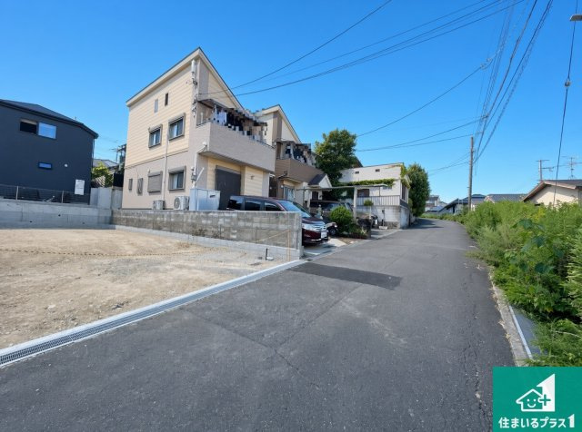 高槻市奥天神町　第1期　新築一戸建ての前面道路含む現地写真|周辺は落ち着いた街並みの住宅地！子育てがしやすい住環境です！まだ未完成ですが、現地でしかわからない事もございます。是非一度ご覧ください。