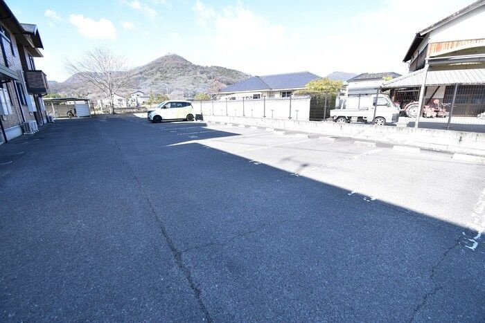 パストラルみまや　Ａ棟の駐車場