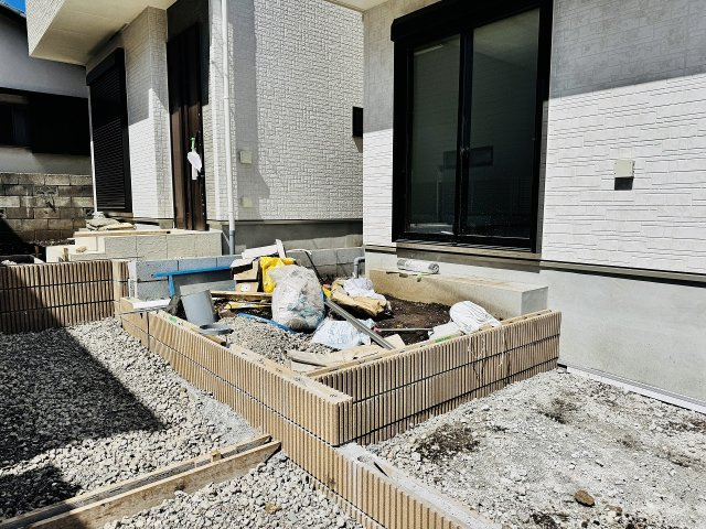 八王子市　散田町　新築一戸建て　１４期の庭|～ちょっとしたプランター植えなども楽しめます～