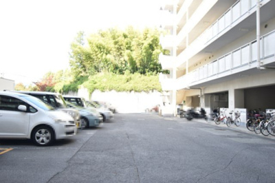 【駐車場】 | 北千里アーバンライフ | 現在ご返済中のカーローン・カードローン・教育ローンなどを住宅ローンに一本化したり、家具家電購入費用・引越し費用を住宅ローンと組み合わせるなど、お客さまにメリットの多い住宅ローンのご提案が可能です。