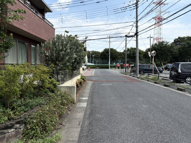 【前面道路含む現地写真】 | 白岡市新白岡3丁目　中古戸建
