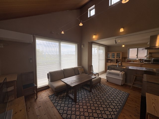 【居間・リビング】 | 白岡市新白岡3丁目　中古戸建