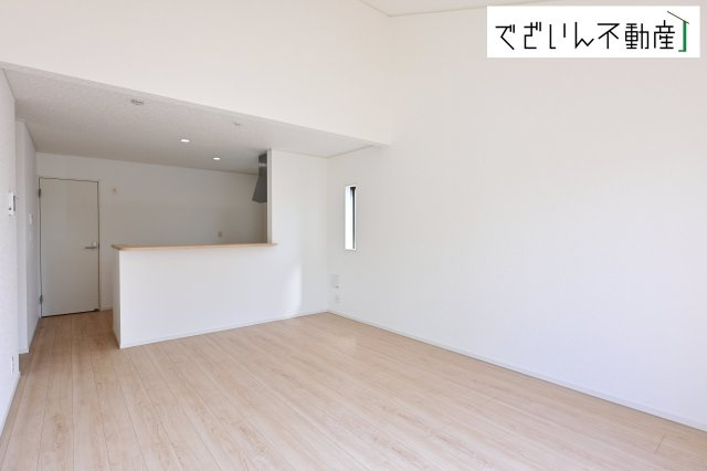 【居間・リビング】 | CRADLE GARDEN加須市北下新井 第6　【平屋】新築住宅 | ≪2号棟≫
現地(2026年9月撮影)
