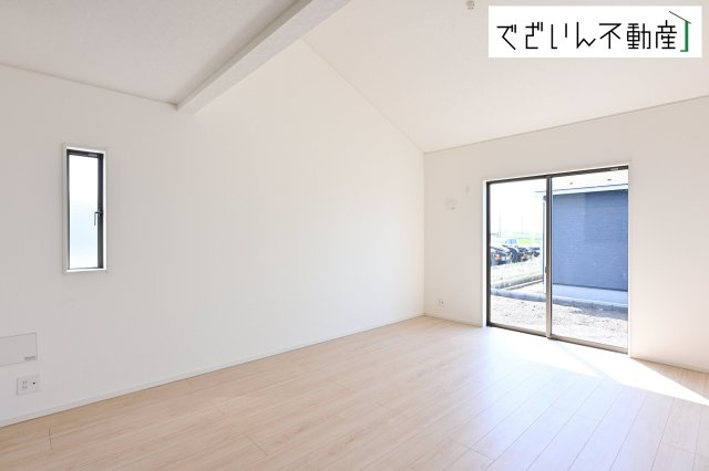 【居間・リビング】 | CRADLE GARDEN加須市北下新井 第6　【平屋】新築住宅 | ≪2号棟≫
現地(2026年9月撮影)