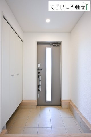 【玄関】 | CRADLE GARDEN加須市北下新井 第6　【平屋】新築住宅 | ≪2号棟≫
現地(2026年9月撮影)