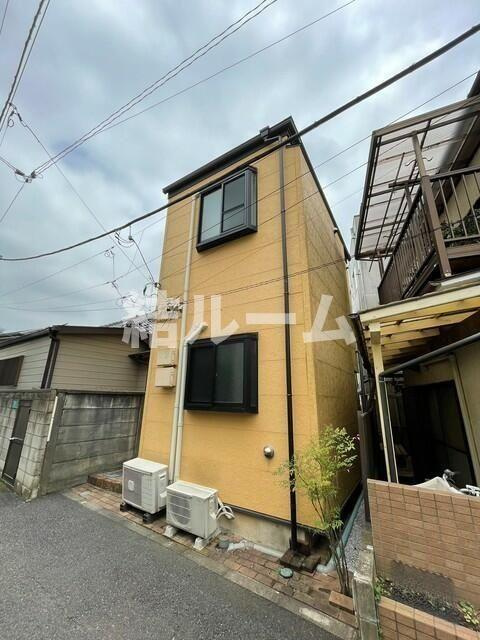 豊島区長崎１丁目のアパートのエントランス