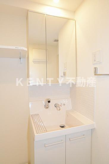 【洗面所】 | ステージグランデ蒲田アジールコート | 明るい洗面所です