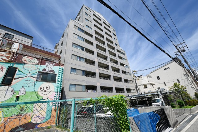 ユニ・アルス新大阪WESTの外観|いつでも室内を見学して頂けますので、お気軽にお問い合わせください。