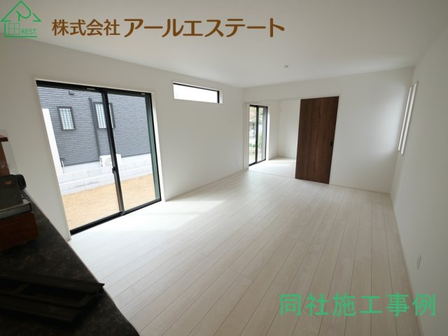 加古川市別府町別府 2期　　山陽電鉄「別府駅」徒歩5分の居間・リビング
