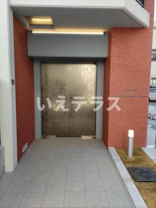 ファーストフィオーレ神戸元町ディモーラのエントランス
