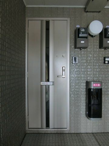 ロワール福原A棟の玄関|イメージ201号室の写真