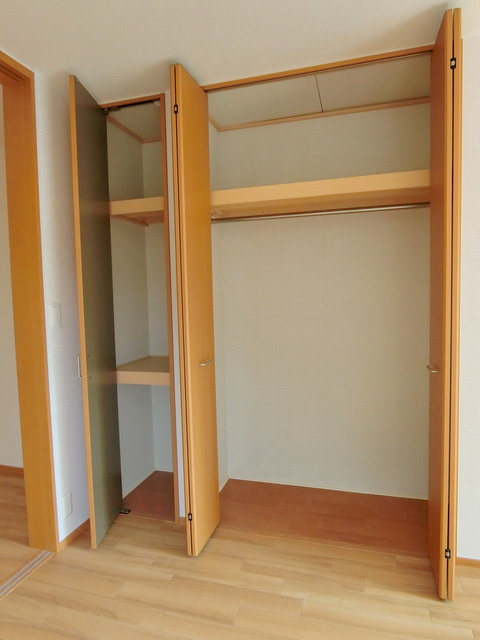 八王子市大和田町３丁目の賃貸マンションの収納|★収納豊富なクローゼット★