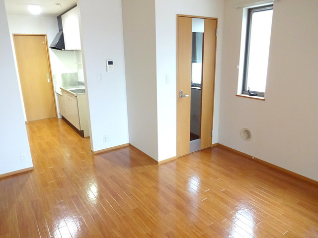 八王子市大和田町３丁目の賃貸マンションの居間・リビング|★広々ＬＤＫ★