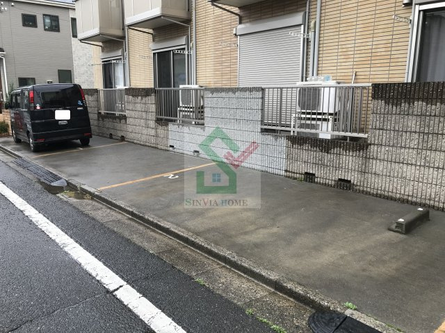サンフラッツの駐車場